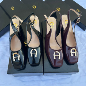 كعب أقنر بمقدمة مربعة